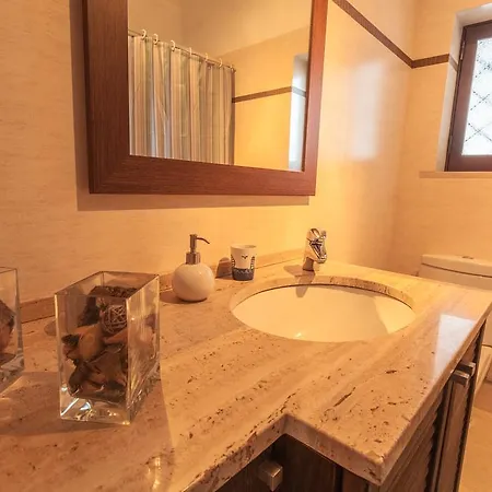 Ocean, Pines And Mountain - Renovated February 2025 - Ac