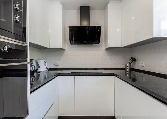 Ocean, Pines And Mountain - Renovated February 2025 - Ac * Colares